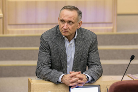 Глава фракции «ЕР» в новосибирском заксобрании поддержал перераспределение НДФЛ в пользу области