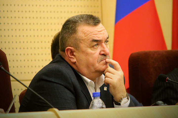 Новосибирские единороссы поменяют политсовет и информполитику перед выборами-2015