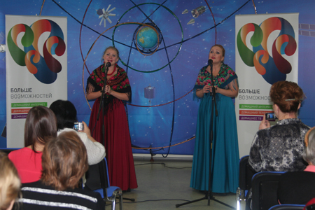 «Ростелеком» принял участие в организации благотворительных концертов для пенсионеров в Новосибирске