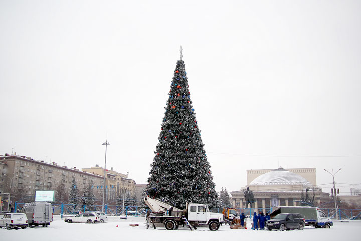 Новый год в Новосибирске: снежные сказки разных стран и 24 районных катка
