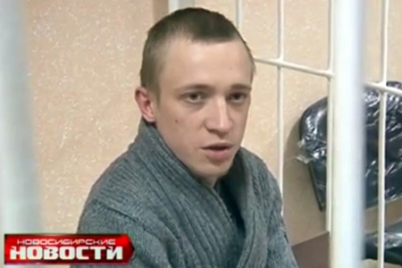 Обвиняемый в осквернении новосибирской «Катюши» признался, что получил за это деньги