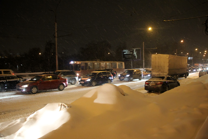 Росавтодор предупреждает водителей Западной Сибири о снегопадах