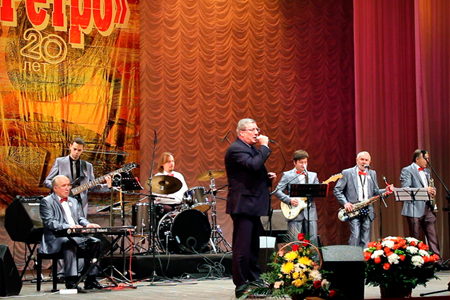Толоконский спел на юбилее ансамбля «Ретро» в Новосибирске