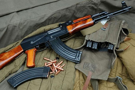 Уголовник из Омской области расстрелял группу людей из автомата