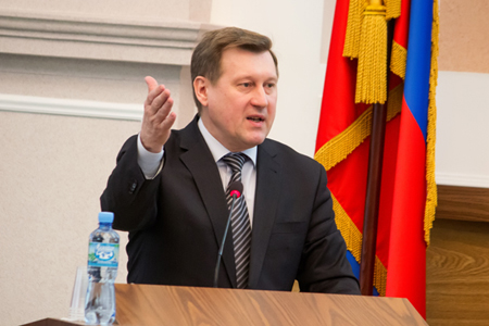 Локоть согласился участвовать в учебном семинаре Кремля
