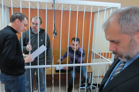 Бердский суд допросил тайных свидетелей, задержавших Потапова с розовым пакетом 
