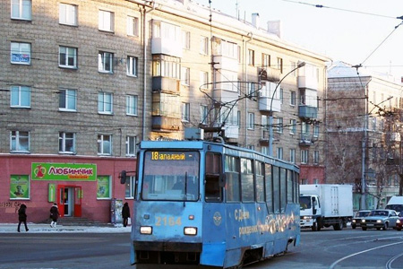 Неизвестные обстреляли трамвай в Новосибирске 
