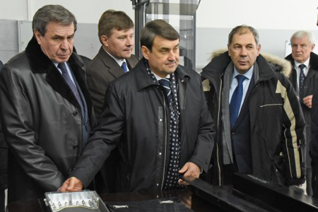 Новосибирский губернатор усиливает влияние на муниципалитеты