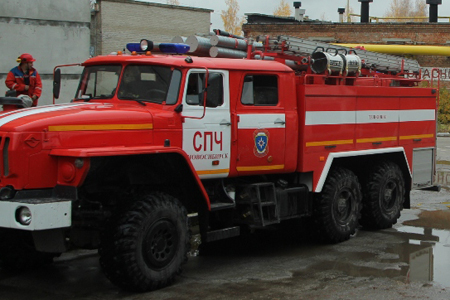 СКР выясняет обстоятельства гибели двоих детей на пожаре в Новосибирской области 