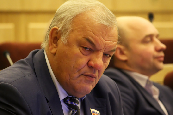 Новосибирский депутат просит запретить продажу энергетиков в фитнес-клубах