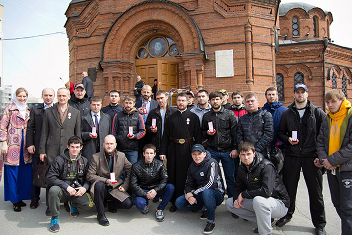 Фотофакт: Новосибирский митрополит наградил участников «Александро-Невского братства»