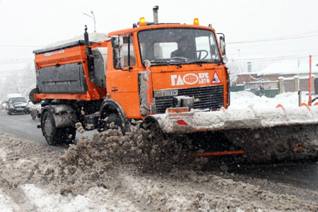 Новая техника для уборки Новосибирска обойдется в 64 млн рублей