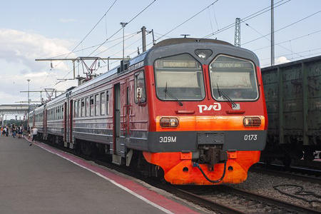 Пригородное сообщение поездов в Новосибирске прервано из-за аварии