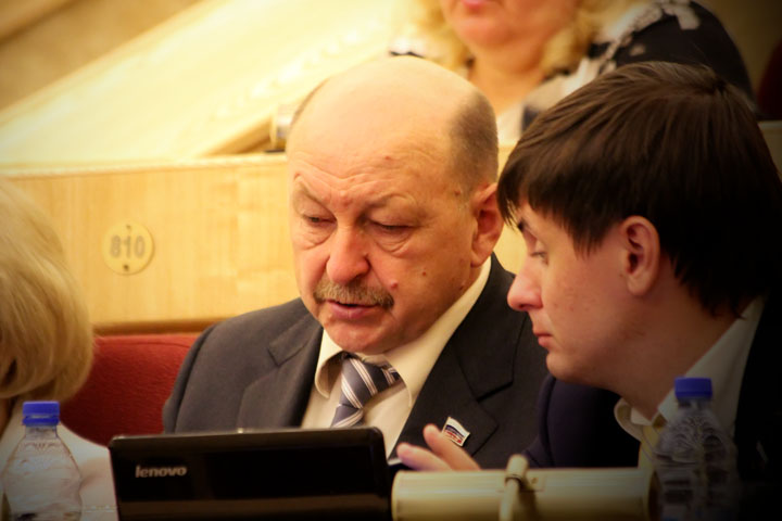 Доходы новосибирского депутата Госдумы Абалакова сократились в два раза