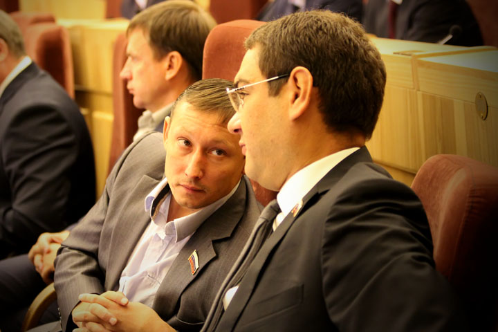 Доходы богатейших новосибирских депутатов сократились в 2014 году