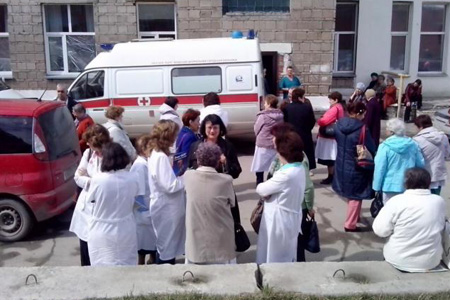 Поликлиника эвакуирована в Бердске из-за обнаружения подозрительного предмета 