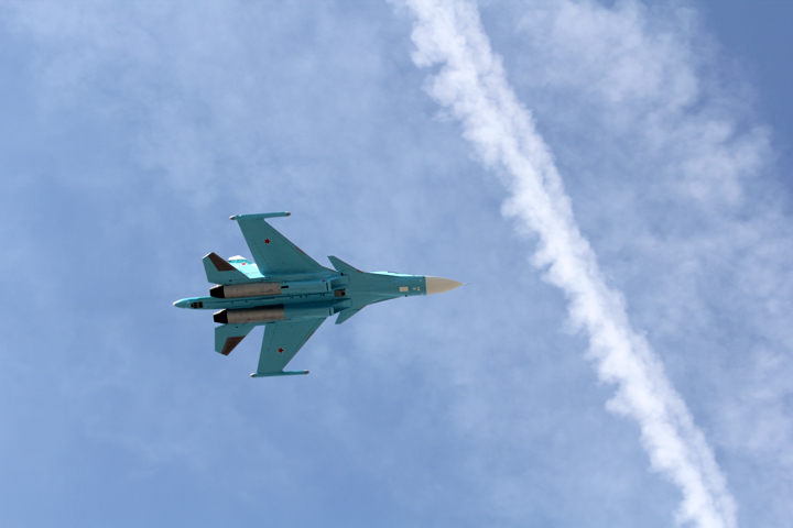 Новосибирцам показали на параде Победы «домашние» Су-34 и ракеты для США