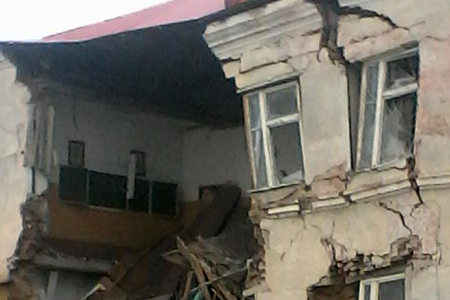 Обрушение здания школы произошло в Омской области 
