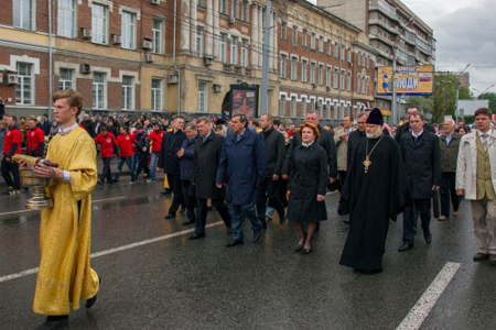 Крестный ход прошел в Новосибирске в День славянской письменности и культуры