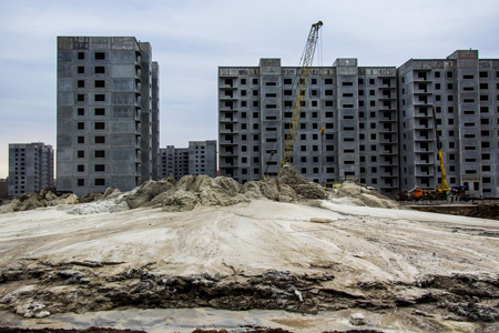 Новосибирское правительство готово выделять землю без торгов для помощи дольщикам