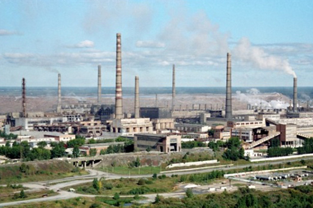 «Русал» обязали выплатить более 400 млн рублей за загрязнение земли в Ачинске 