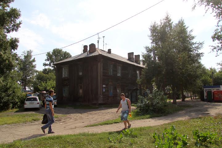 Новосибирские власти не решили, расселить или отремонтировать 565 домов