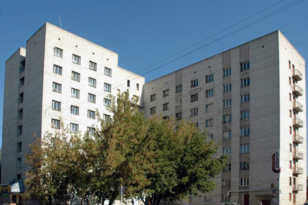 Новосибирская прокуратура потребовала запускать студентов в общежития по ночам