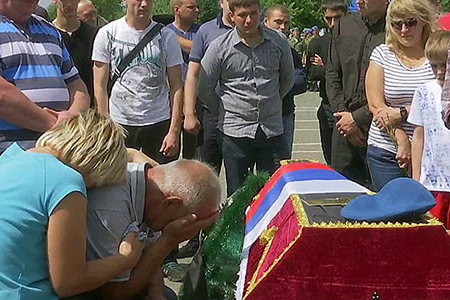 Омская область выплататила по 400 тыс. семьям погибших десантников