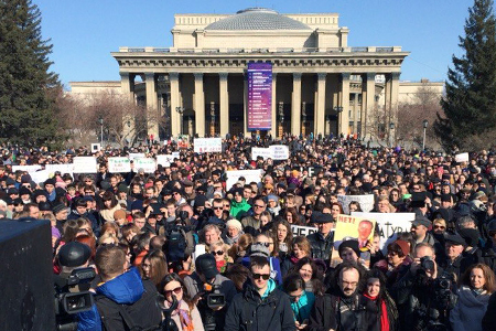 Организатора митинга «За Тангейзер» вызвали в СК по делу Ильи Пономарёва
