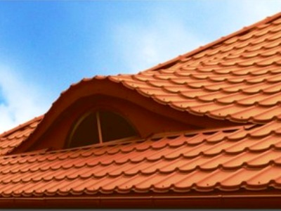 Облагородит крышу и защитит от внешних воздействий прочная металлочерепица