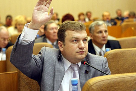 Беглый алтайский депутат получил поддельный паспорт в Крыму