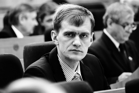 Александра Манцурова пытаются снять с выборов в заксобрание