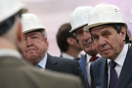 Новосибирские власти создали комиссию по незаконному обороту промышленной продукции