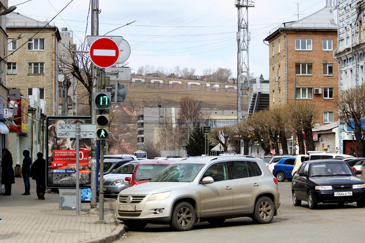 Депутат заявил о провале проекта платных парковок в Красноярске