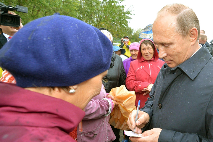 Жители Хакасии пожаловались Путину на задержки с получением домов