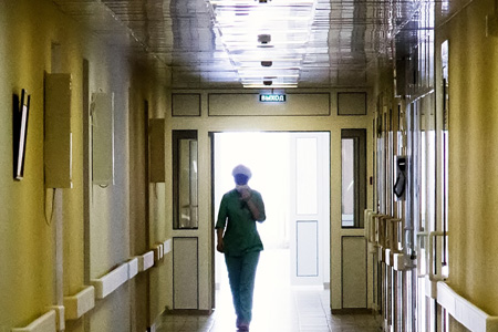 Смерть пациентки частной клиники в Омске обернулась для врачей уголовным делом