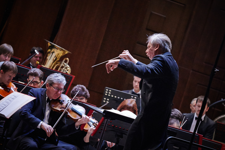 Гинтарас Ринкявичус остается во главе симфонического оркестра Новосибирской филармонии
