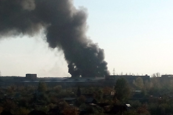 Пожар произошел на оборонном заводе Ростехнологий в Бийске