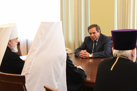 Новосибирский губернатор встретился с делегацией белорусского экзархата РПЦ