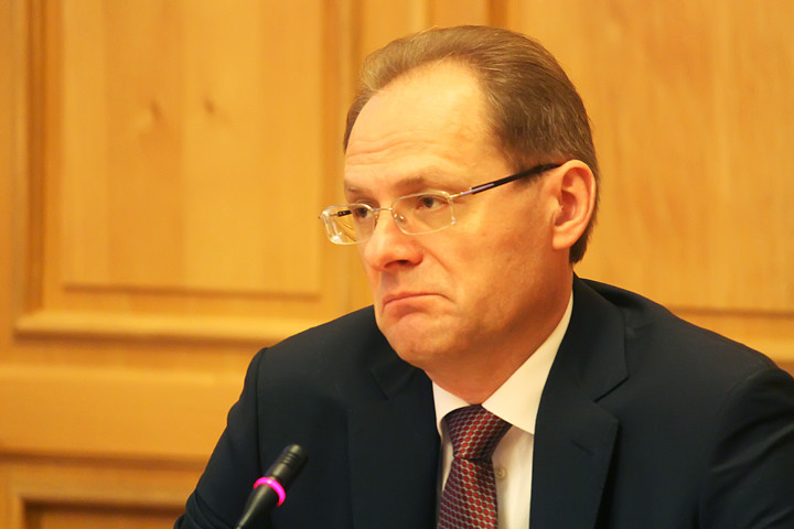 Суд ограничил экс-губернатора Юрченко в чтении уголовного дела