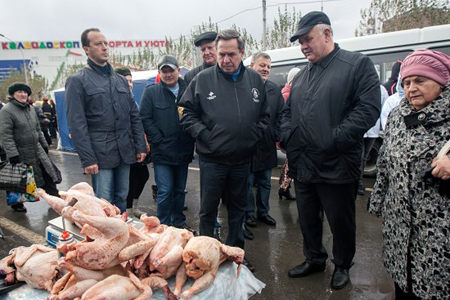 Губернатор Городецкий проверил продукты на сельхозярмарке