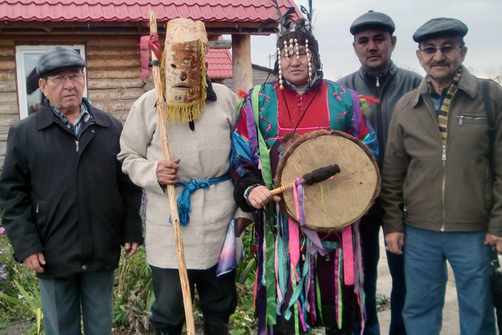 Алтайцы провели обряд поклонения эротическому божеству