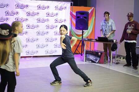 Юные танцоры из Сибири посвятили свои выступления больным сверстникам 