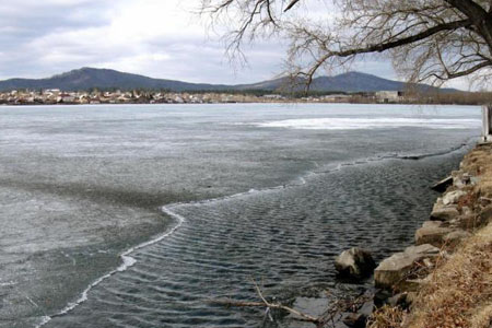 Трое детей провалились под лед в Иркутской области и утонули 