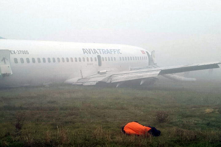 Пятеро пострадали в Киргизии при аварийной посадке самолета из Красноярска