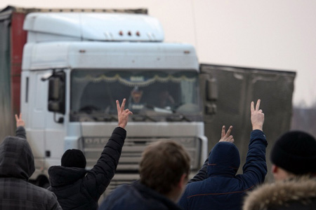 Сибирские дальнобойщики выступают на снижение платы за проезд до 1 рубля 