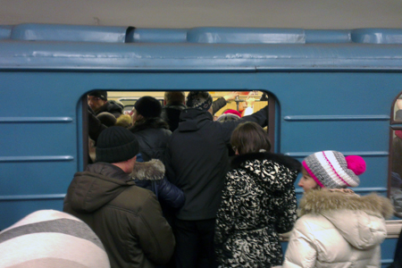 Пассажиропоток в новосибирском метро резко вырос из-за снегопада 