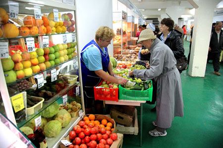 Власти Новосибирской области оказали поддержку 61 торговой организации