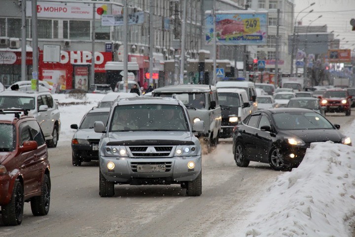 Новосибирцев просят принять участие в интернет-опросе по платным парковкам