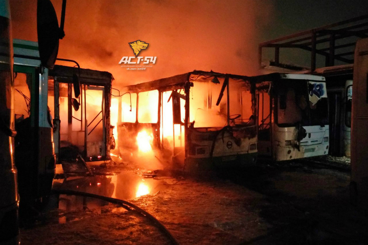 Автобусное депо сгорело в Новосибирске